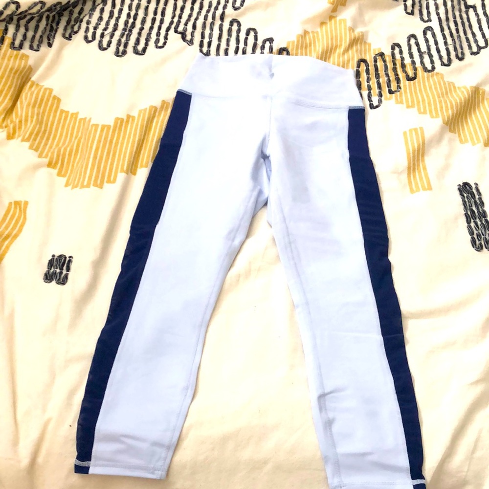Fabletics 7/8 white and navy leggings